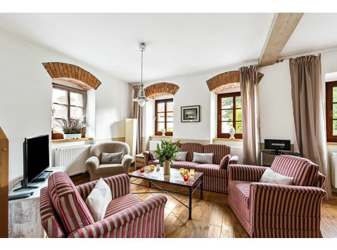 Neat, cute suite in nice area (Kreischa) - الإيجار