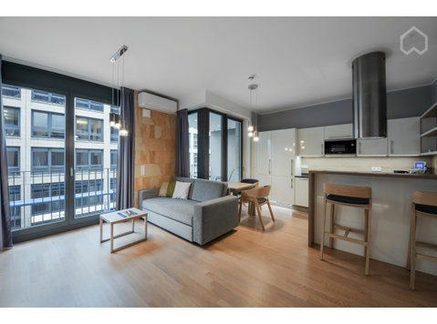 Studio Apartment, modern, hochwertig, mit Balkon im Zentrum… - Zu Vermieten