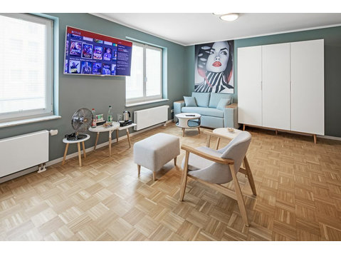 ★★★★Studio, near Dresden's trendy district - For Rent