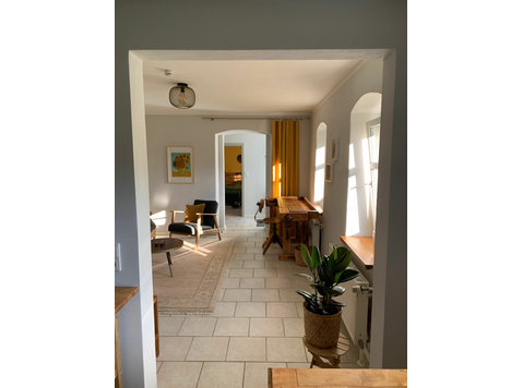 Möblierte Zwei-Zimmer-Wohnung in Dresden Loschwitz - Zu Vermieten