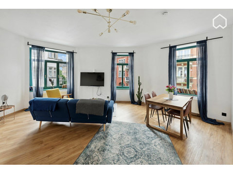 Vinatage Chic Apartment - For Rent