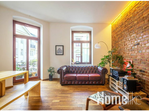 Charming apartment with balcony in the trendy district - Apartamente