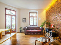 Charming apartment with balcony in the trendy district - Apartmány