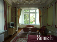 Living in a historic villa - Διαμερίσματα