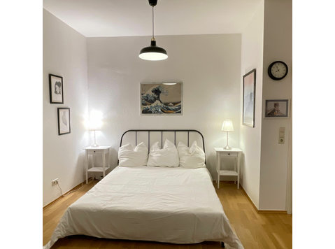 Bright and charming studio flat in the heart of Altlindenau - For Rent