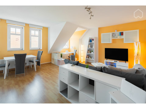 Bright apartment in Mockau Süd with good transport… - Te Huur