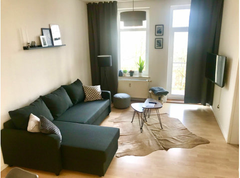 Comfortable apartment with 2 bedrooms, office desk,… - K pronájmu