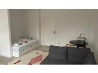 Connewitz finest! Studio with balcony in lively south. - In Affitto