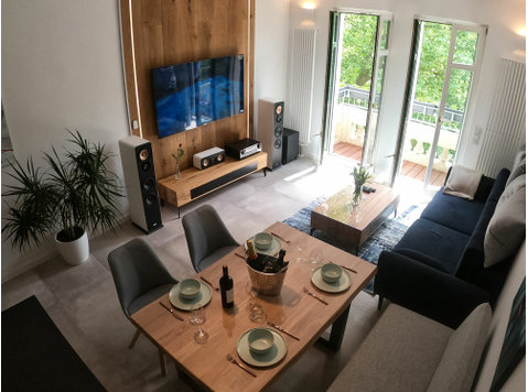 Exclusive apartment in Waldstraßenviertel, RB Stadium &… - Alquiler