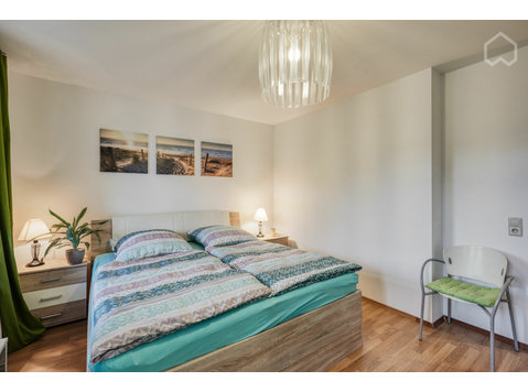 Fantastisches 2 Zimmer Apartment mit Balkonterasse, sehr… - Zu Vermieten
