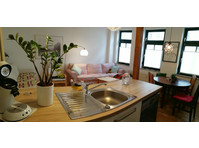 Lovingly furnished apartment in the east of Leipzig - À louer