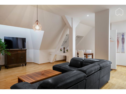 Luxurious penthouse apartment in central Waldstraßenviertel… - For Rent