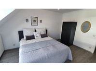 Business or leisure: nice for couples or singles: Sunny 2… - For Rent