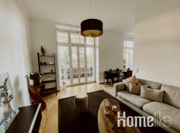 Great Apartment with 2 Balconies & Garden - آپارتمان ها