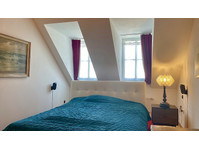 2½ ROOM ATTIC APARTMENT IN LEIPZIG - REUDNITZ-THONBERG,… - Хотелски апартаменти