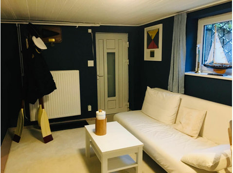 1,5 möbiliertes Zimmer, Souterrain, ab 1.10.25, nur… - Zu Vermieten