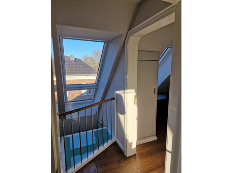 Awesome and new home (Altona) - For Rent