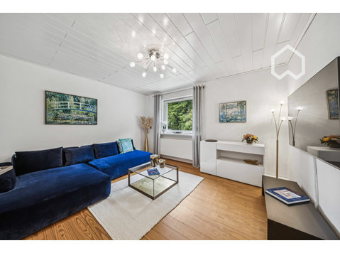 Beautiful, quiet, sunny apartment, south-facing balcony,… - Kiadó