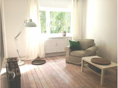 Best flat in Hamburg near Alster (Barmbek South) - Disewakan