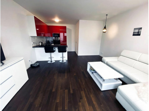 Bright sunny higher floor suite with great location in… - Vuokralle