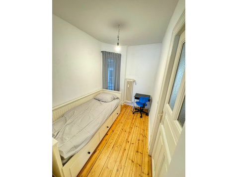 Central apartment room in Hamburg, main station, 10sqm… - For Rent