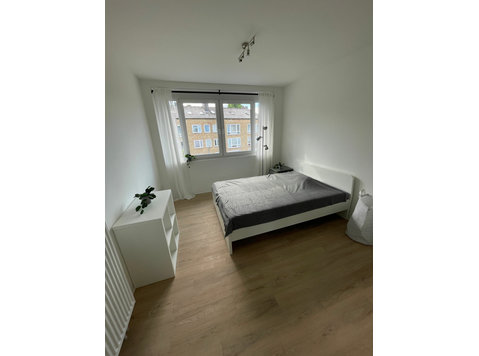 Co-Living: Fantastische Wohnung mit Balkon nähe Alster - Zu Vermieten