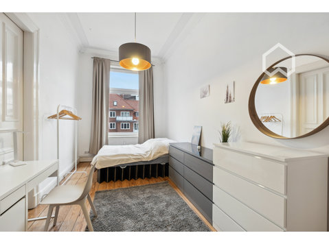 Co-Living: Traumhafte Altbauwohnung in Bestlage - Zu Vermieten