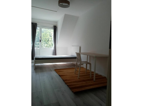 Co-Living - WG-Zimmer in Hamburg Wandsbek - Zu Vermieten