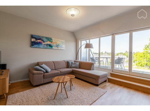 Fully furnished, for rent: Spacious, sunny 3-room… - Izīrē