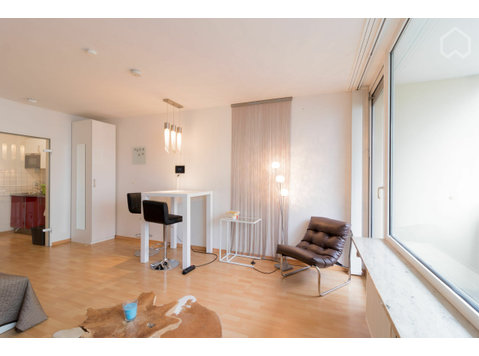 Great and spacious suite in Eimsbüttel - For Rent