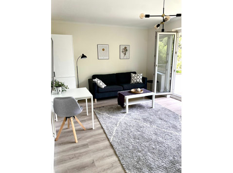 Lovely, cozy suite in nice area - For Rent
