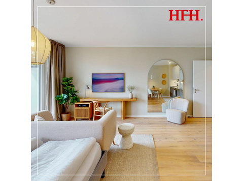 Luxurious furnished 1-bedroom flat in sought-after location… - Kiadó