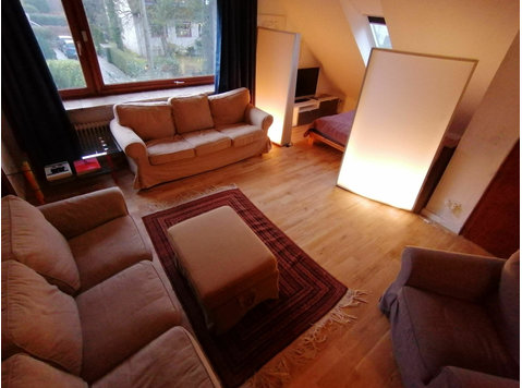 Maisonette apartment - with attic bedroom - 空室あり