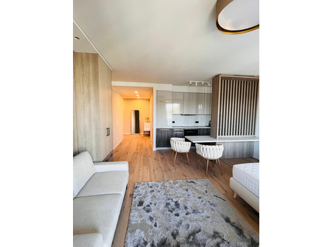 Modern building in urban location - stylish fully furnished… - Kiadó