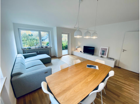 Modern 3-room flat with terrace in Hamburg/Volksdorf close… - 임대