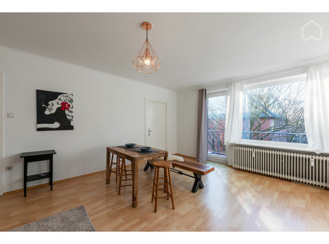 Spacious, bright flat in Hamburg-Nord - For Rent