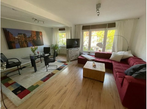 Sunny flat in a nice neighborhood - For Rent