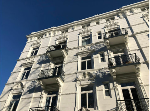 Very nice, renovated historic building apartment in… - Izīrē