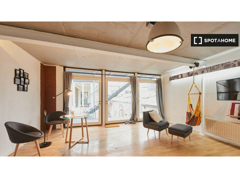 Apartamento estúdio moderno para alugar em Barmbek-Nord,… - Apartamentos