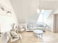 Bright, spacious attic apartment in central Bad Homburg! - குடியிருப்புகள்  
