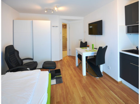 Modernly and attractively furnished serviced apartment near… - Vuokralle