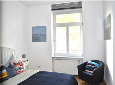 Bright Apartment In Sachsenhausen | With Bathtub And Small… - Ενοικίαση