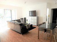 Bright, spacious and quiet 2-room apartment. - Aluguel