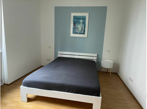 Consulting apartment in the heart of Frankfurt's Eastend -  வாடகைக்கு 