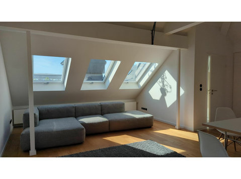 Dreamlike living in the heart of Frankfurt: Bright 2-room… - For Rent