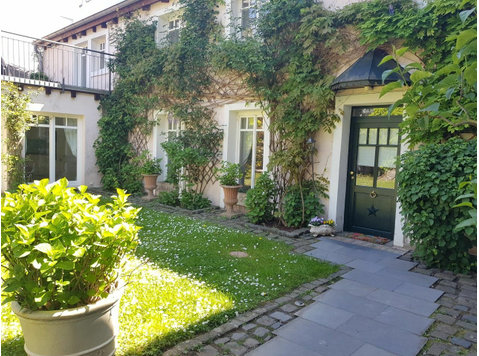 Extraordinary apartment in Frankfurt Eckenheim with terrace… - De inchiriat