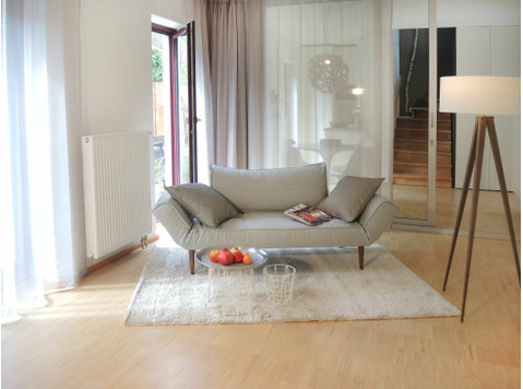 Great and spacious flat with garden - À louer