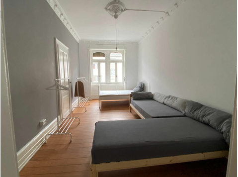 High-quality apartment in an old building in Frankfurt… -  வாடகைக்கு 