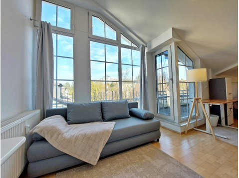 Light-flooded and fully furnished cozy apartment in… - De inchiriat
