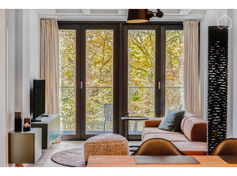 Luxurious designer apartement in a top inner-city location - De inchiriat